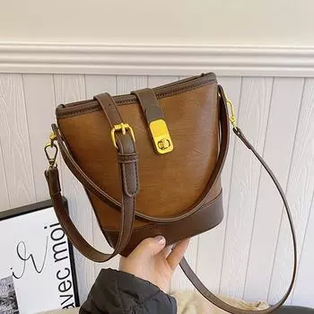 Популярная в этом году женская сумка 2023 года: новая сумка на одно плечо из мягкой кожи, корейская высококачественная и универсальная сумка-мешок через плечо.