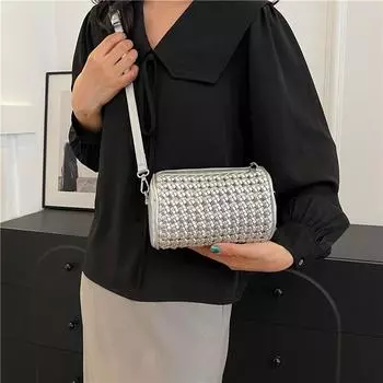 Популярная женская сумка этого года, летняя новая корейская версия 2024 года. Модная и персонализированная трендовая тканая сумка через плечо из искусственной кожи с цилиндром.