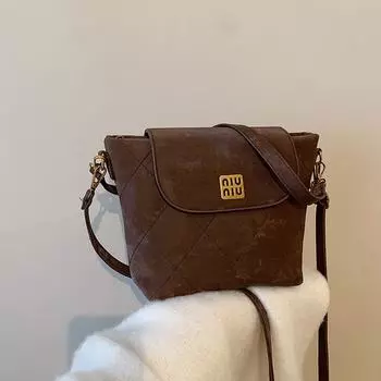 Популярная женская сумка этого года осенью и зимой 2023 года, новая сумка подмышками на одно плечо, высококачественная и модная универсальная сумка через плечо.