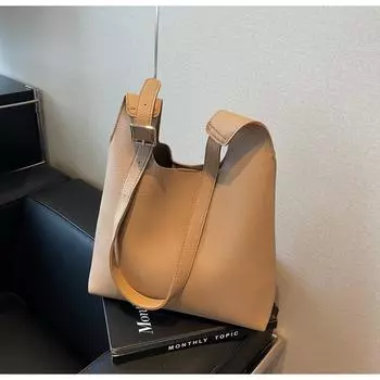 Популярная женская сумка-ведро большой вместимости 2024 года, новая повседневная корейская версия, одно плечо, сумка через плечо для матери и ребенка чёрный