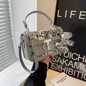 Популярные нишевые дизайнерские сумки. Новинка 2024 года. Женские сумки. Популярные универсальные сумки через плечо. Модные портативные маленькие квадратные сумки. серый