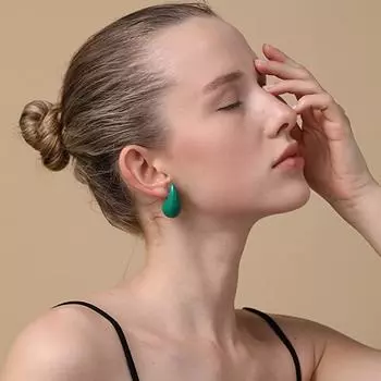 Популярные однотонные серьги-капельки для женщин. Бесцветные европейские и американские серьги. Сплошные цветные модные геометрические серьги.