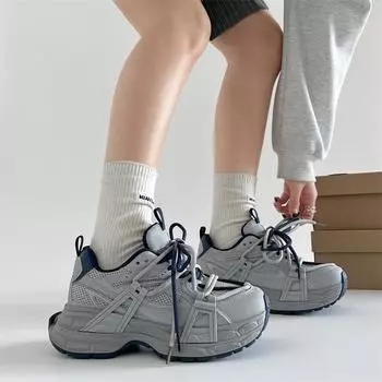 Популярные ретро-туфли для папы на маленькой платформе, женские, новинка 2025 года, легкая, увеличивающая рост, повседневная спортивная обувь 35