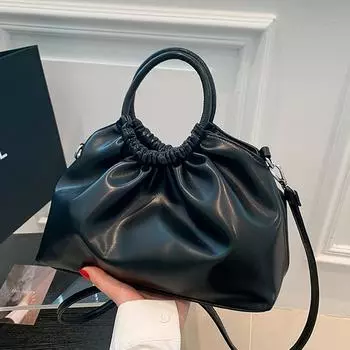 Популярные женские сумки весной и летом. Новые модные сумки через плечо. Модные женские сумки на одно плечо. белый