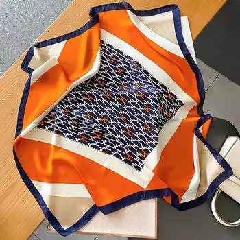 Популярный стиль 70X70 см платок женский дорожный пляжный шелковый шарф 2022 модный принт головной платок с буквами новые четырехсезонные маленькие шарфы 70X70CM