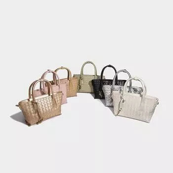 Портативная плетеная женская модная тенденция маленькая квадратная 2024 летняя новая нишевая простая повседневная сумка через плечо чёрный