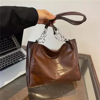 Портативная сумка большой вместимости женская летняя корейская версия 2024 года, модная повседневная сумка через плечо, нишевая красивая сумка подмышкой чёрный