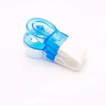 Портативный резак для таблеток с защитой от загрязнения – точный инструмент для разделения лекарств, обеспечивающий безопасное, гигиеничное и простое разрезание таблеток белый/синий