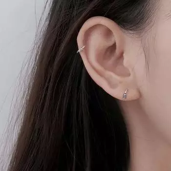 Посеребренные серьги-гвоздики S925, подходящие для маленьких мочек ушей. Женские простые трендовые гонконгские мужские мини-маленькие весенние серьги в стиле ретро.