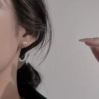 Посеребренные серьги S925, маленькие простые серьги в японском и корейском стиле с сердечками для девочек, бриллиантами, косточками для ушей, ногтями, полыми цирконами, серьги с кошачьими когтями