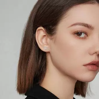 Посеребренные серьги S925 Новые гвозди в форме змеиных ушей Зодиака Женский сладкий прохладный ветер креативные извилистые серьги в виде змеи зеленые глаза маленькая шпилька для змеиных ушей