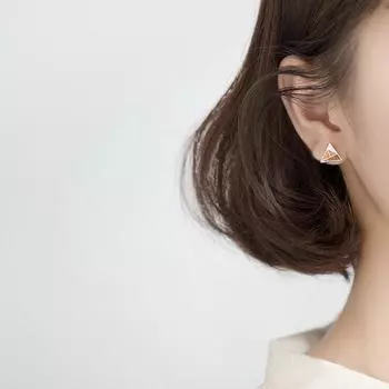 Посеребренные серьги S925, повседневные простые цветные треугольные серьги, женские корейские серьги с милым темпераментом, простые геометрические серьги