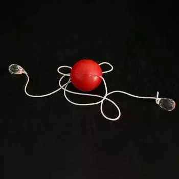 Послушный мяч - фокусы управляемый мяч крупный план уличная сцена реквизит для фокусов