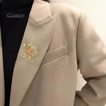 Потрясающая брошь с цветком, элегантная брошь со стразами, подарок на день рождения для мамы и жены, брошь из неаллергенного сплава для женщин золотистый