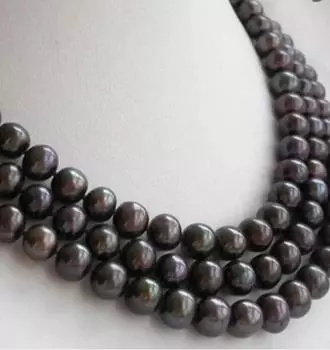 Потрясающее колье с круглым черным пресноводным жемчугом, состоящим из трех рядов диаметром 8-9 мм.