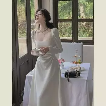 Потрясающее платье с французским квадратным вырезом для женщин - стиль ранней осени 2024 года Medium