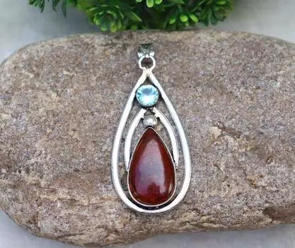 Потрясающий серебряный кулон ручной работы из яшмы с красной полосой и синим топазом для женщин L красный