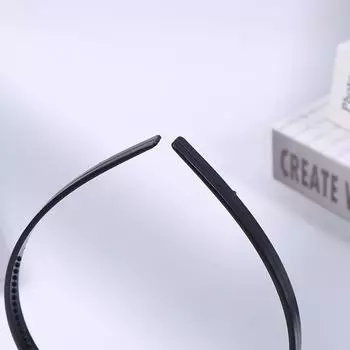 Повязка на голову для выпускных колпачков может закрепить повязки на голову для выпускных колпачков и причесок