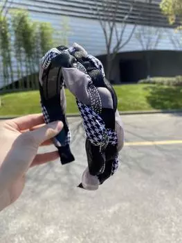 Повязка на голову «Гусиная лапка», Повязка на голову в стиле «маленький аромат», Высококлассная бриллиантовая полоса с зубцами против скольжения, Женский модный головной убор с плетением «Твист из четырех прядей»