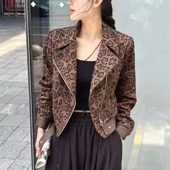 Повседневная короткая куртка с леопардовым принтом для женщин с поясом на осень S кофейный