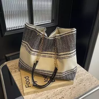 Повседневная модная сумка большой вместимости женская 2024 новая универсальная сумка через плечо для поездок на работу ретро контрастного цвета сумка-тоут чёрный