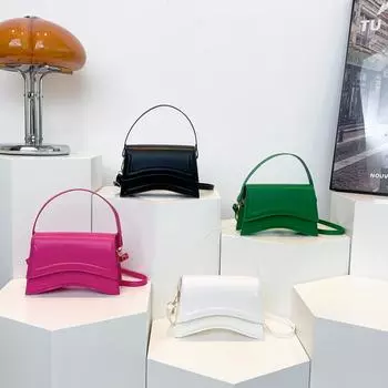 Повседневная простая маленькая квадратная сумка Новая повседневная и модная сумка через плечо Простая модная сумка с косой ручкой