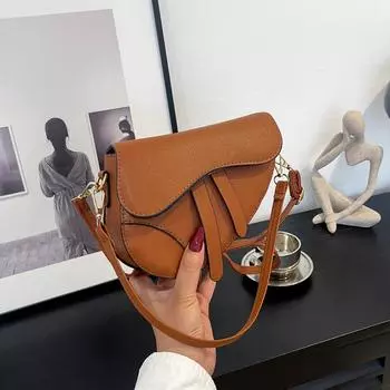 Повседневная сумка для поездок на работу женская ретро иностранная сумка через плечо 2024 летняя новая нишевая трендовая сумка через плечо сумка-седло чёрный