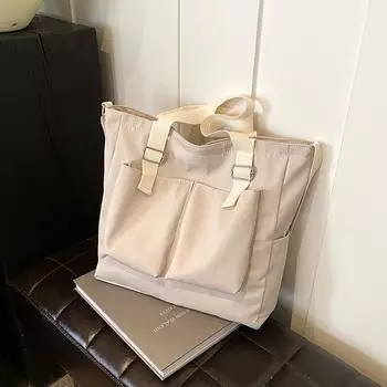 Повседневная сумка, модная сумка 2024 года, летняя новая иностранная сумка-мессенджер однотонного цвета для выхода на улицу, уроков макияжа, сумка-тоут белый