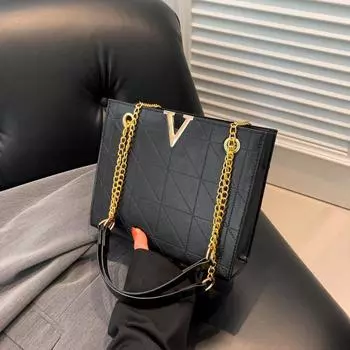 Повседневная сумка в стиле ретро 2024 года, новая модная зимняя сумка через плечо, большая вместимость, повседневная однотонная сумка с ромбами под мышкой чёрный