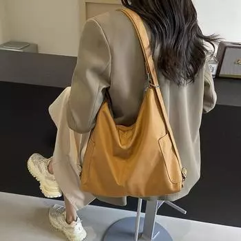 Повседневная сумка женская 2024 новая модная осенняя сумка через плечо модный и легкий рюкзак сумка-тоут для поездок на работу