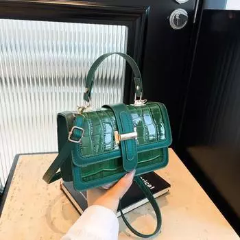 Повседневная женская сумка простая модная маленькая сумка через плечо 2024 новый тренд нишевый дизайн модная сумка-мессенджер чёрный