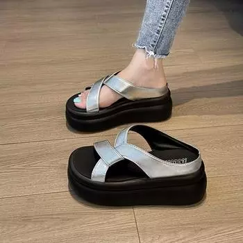 Повседневные стильные шлепанцы для женщин с высокой толстой подошвой и удобным полиуретановым материалом для ношения летом 35