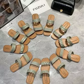 Повседневные тапочки женская верхняя одежда лето новая мода квадратный носок плоские сандалии на открытом воздухе одно слово с пляжными тапочками 36 зелёный