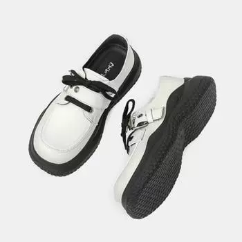 Повседневные туфли из толстой кожи с увеличенным каблуком, новинка 2024 года, простые универсальные однотонные женские туфли осеннего времени 35 чёрный