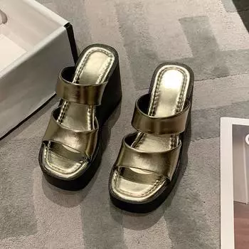 Повседневные высокие резиновые тапочки для женщин 2024 года, новинка, горячая распродажа, летняя модная женская обувь на танкетке, резиновые женские тапочки из искусственной кожи 38 чёрный