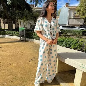 Повседневные женские брючные костюмы со шнуровкой и принтом, блузка с V-образным вырезом и рукавами-фонариками, брюки с высокой талией, летние новые модные женские комплекты 2024 года S