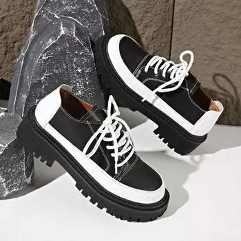 Повседневные женские кожаные туфли на шнуровке в британском стиле 2024 года, классические черно-белые контрастные лоферы, модные туфли на платформе с круглым носком 35 чёрный