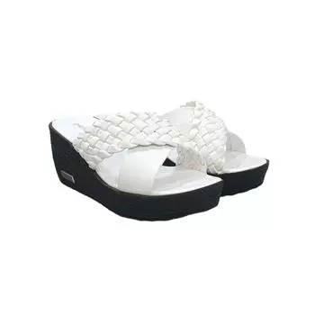 Повседневные женские плетеные тапочки на танкетке Pierre Cardin