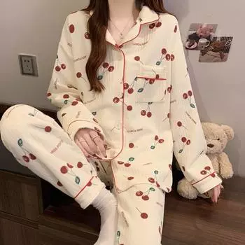 Повседневный простой женский пижамный комплект с принтом вишни, топ с длинными рукавами и штаны на резинке на талии, пижама с отворотом и дизайном горловины, ночная рубашка M