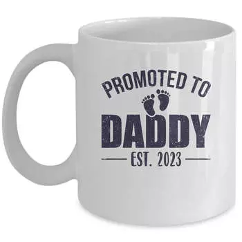 Повышен до папы 2023 года Кофейная кружка Текст Керамические чашки Креативная чашка Милые кружки для новорожденных Подарки папе Отцу Скандинавские чашки Чайная чашка 301-400ml