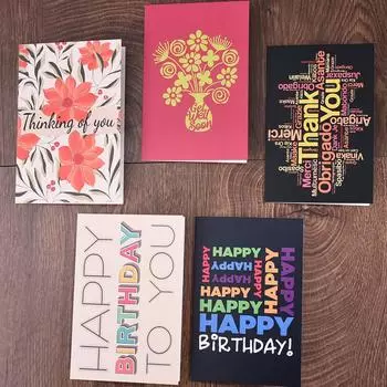 Поздравительные открытки 15*20 см с конвертами, 15 пустых внутри поощрительных открыток с уникальным дизайном, карточки для заметок с запечатывающими наклейками разноцветный