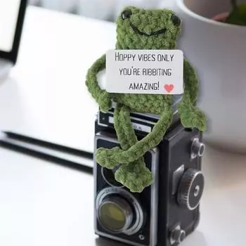 Позитивная вязаная крючком кукла-лягушка с вдохновляющей открыткой, эмоциональная поддержка, ручная работа, вязание, украшение в виде животного A