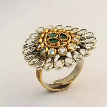 Позолоченное кольцо из стерлингового серебра с зеленой эмалью и кристаллами