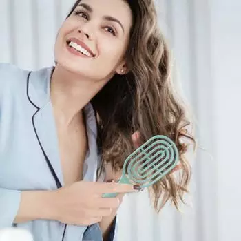 Практичная распутывающая щетка для волос с выемками для расчесывания, гладкая и послушная расческа для всех типов волос для ежедневного использования фиолетовый