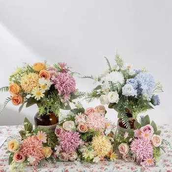 Практичный искусственный букет без полива. Яркий цвет создает атмосферу. белый