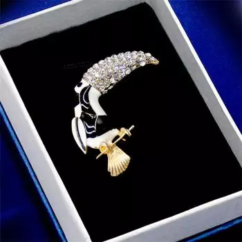 Прекрасная изысканная брошь высокого класса с белыми стразами в виде попугая, брошь из сплава для украшения одежды