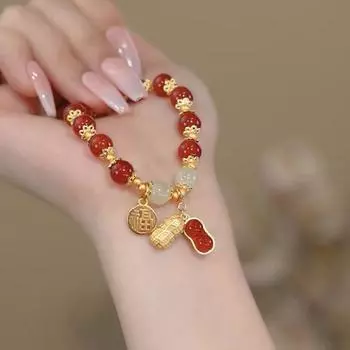 Прекрасный браслет из бисера в китайском стиле. Изысканный кулон в виде арахиса. Цепочка на запястье. красный