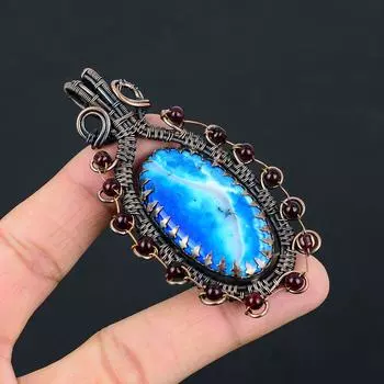 Прекрасный синий дендритный опаловый драгоценный камень Чистая медная проволока, обернутая ювелирной подвеской ручной работы 3.35 Inches синий