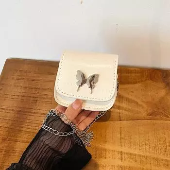 Премиальная мини-сумка женская 2025 универсальная сумка-мессенджер в иностранном стиле с цепочкой и портом для наушников, красный конверт серебряный