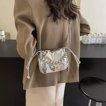 Премиальная плиссированная сумка-ведро для женщин 2024 года, летняя корейская версия простой модной сумки через плечо, нишевая трендовая женская сумка-мессенджер бежевый